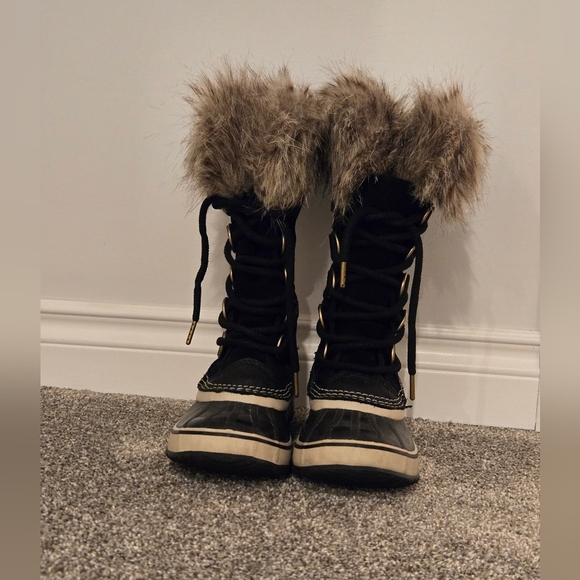 SOREL Joan Of Ark Waterproof Winter Boots, size 5 - Picture 6 of 11